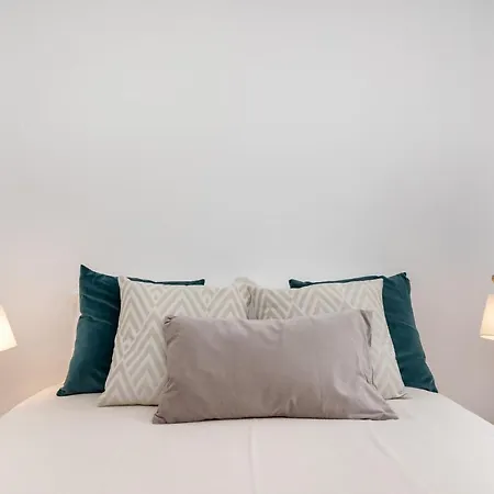 Modern And Comfort At Santos * Lisboa